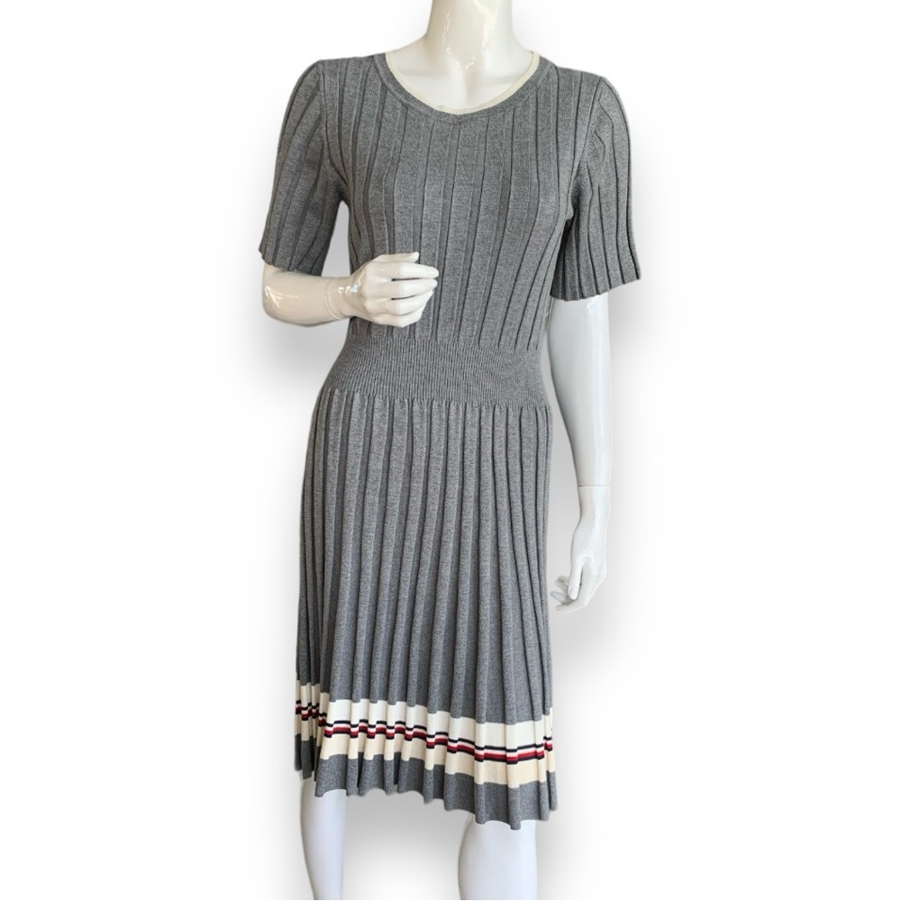 TOMMY HILFIGER BODYCON GREY KNIT SWEATER DRESS. WOMEN’S SIZE LARGE